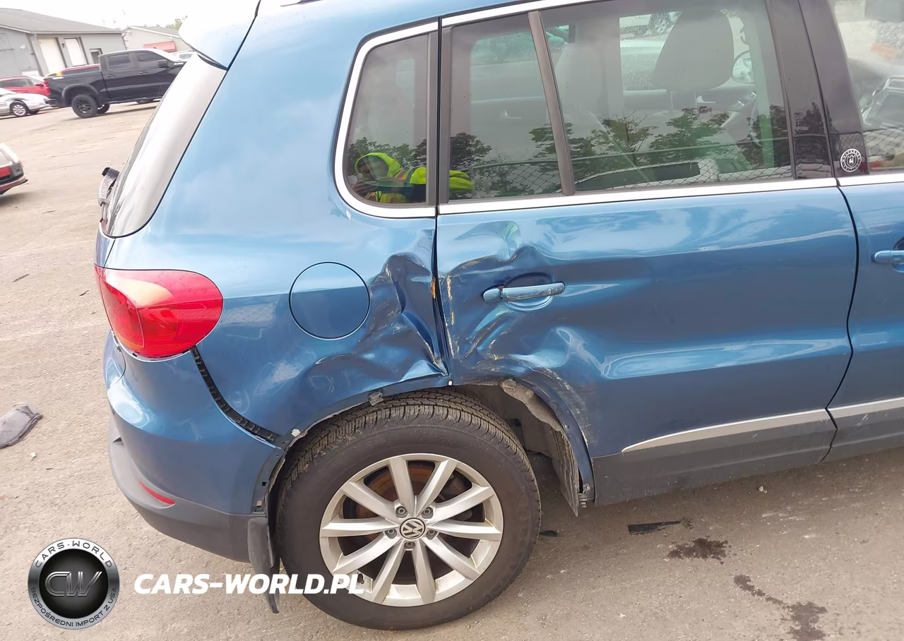2017 Volkswagen Tiguan 2.0T Wolfsburg Edition VIN:WVGSV7AXXHW509709 - 6