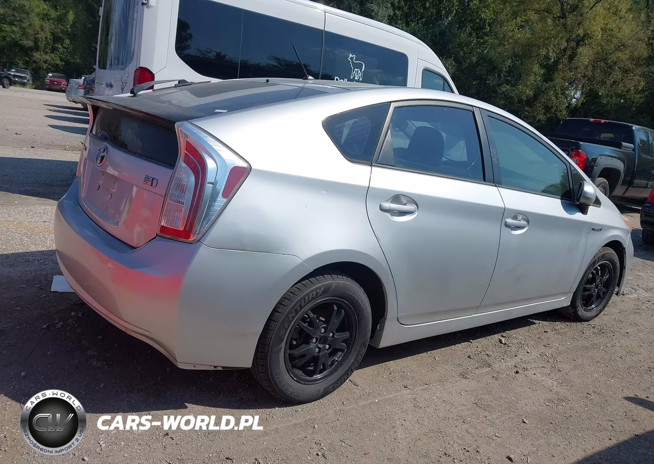 2013 Toyota Prius Two VIN:JTDKN3DU8D0341886 - 13
