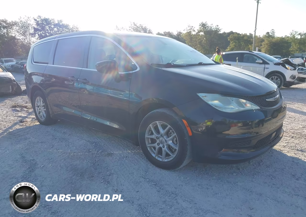 2022 Chrysler Voyager Lx
