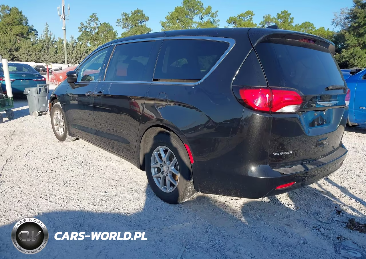 2022 Chrysler Voyager Lx VIN:2C4RC1CG5NR230367 - 3