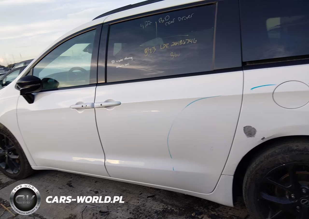 2025 Chrysler Pacifica Limited VIN:2C4RC1GG7SR569850 - 15