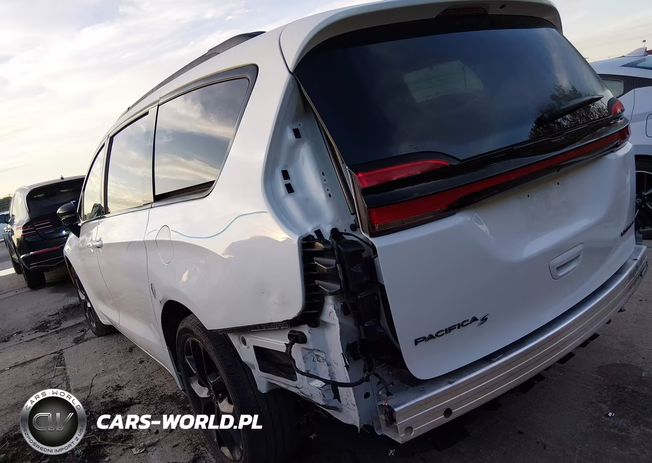 2025 Chrysler Pacifica Limited VIN:2C4RC1GG7SR569850 - 3