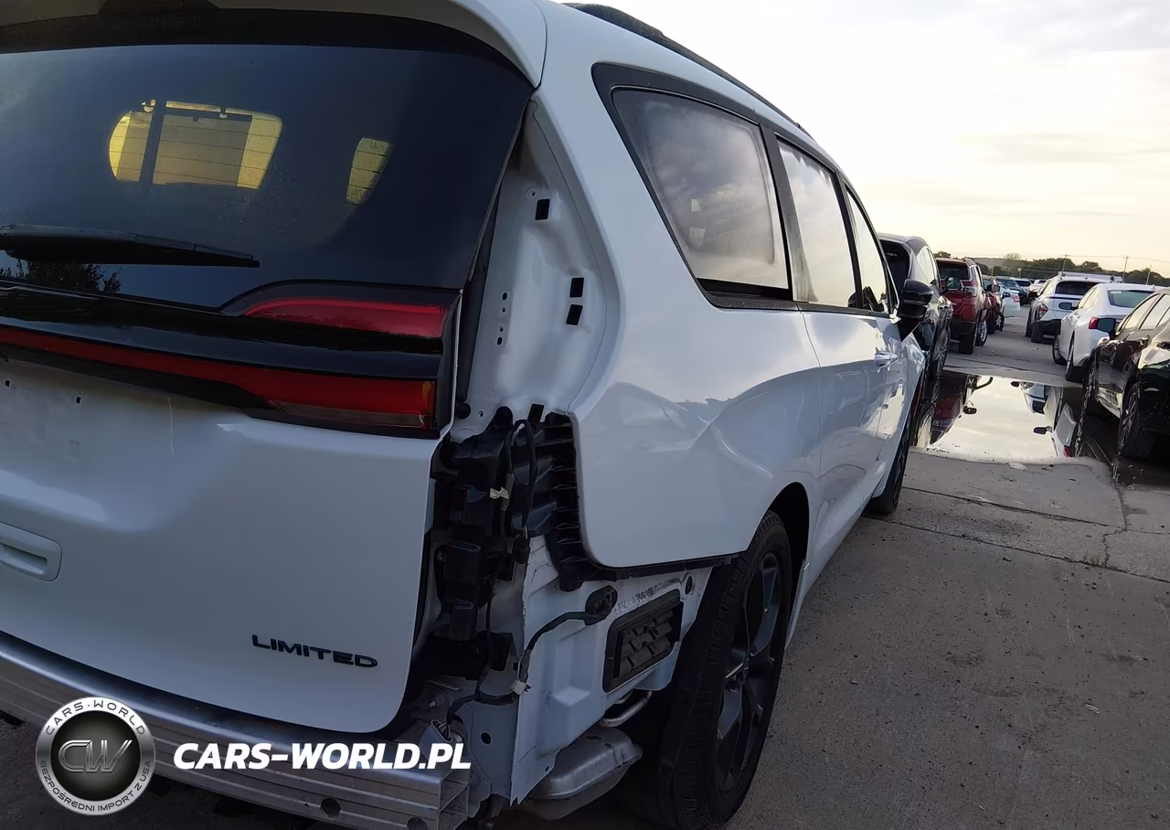 2025 Chrysler Pacifica Limited VIN:2C4RC1GG7SR569850 - 4