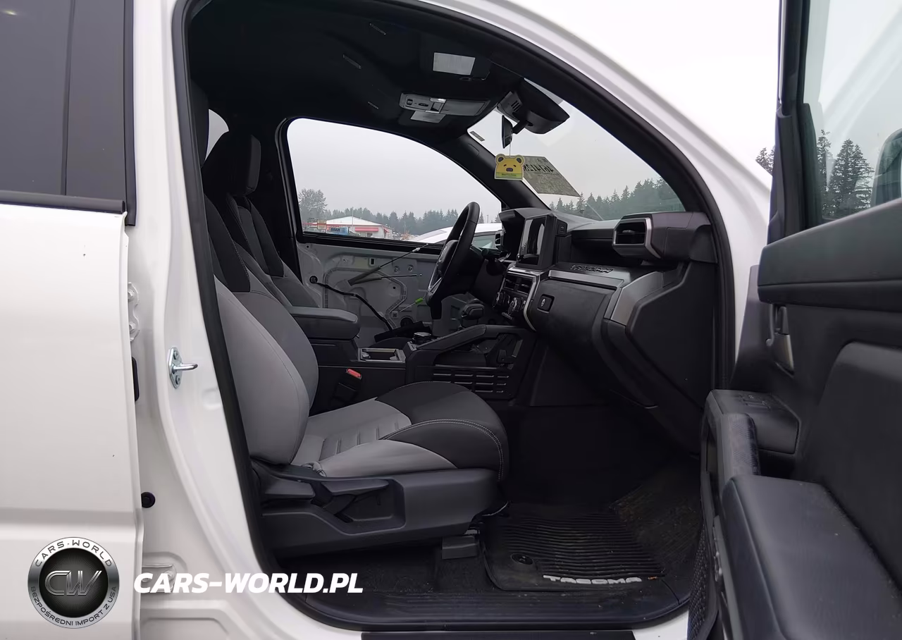 2026 Toyota Tacoma Trd Sport VIN:3TMLB5JN1TM235524 - 5