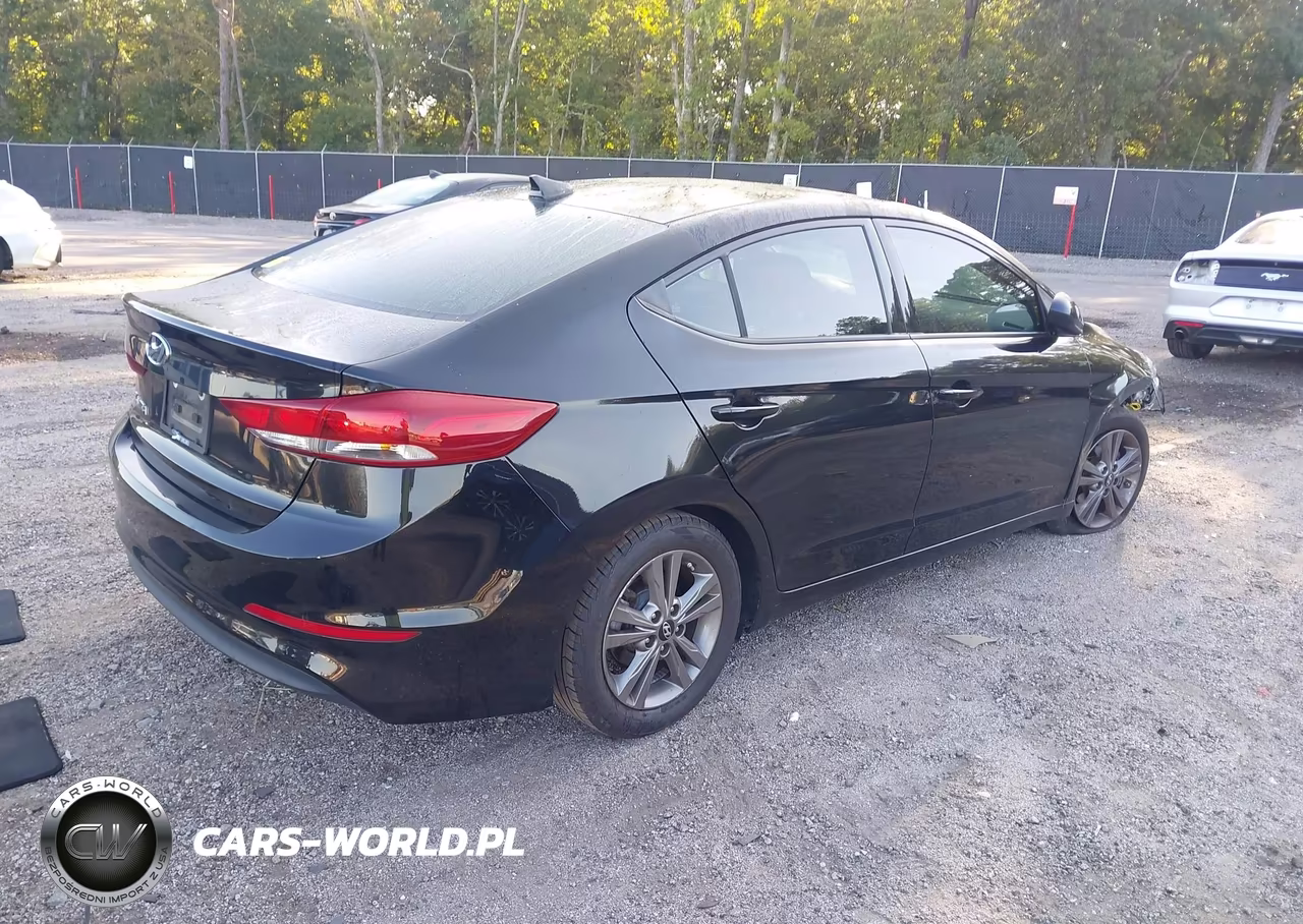 2018 Hyundai Elantra Value Edition VIN:5NPD84LF3JH291356 - 4
