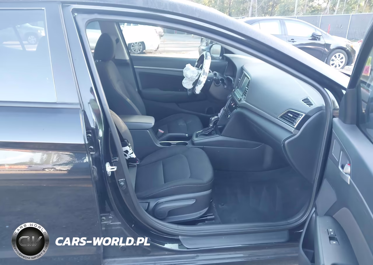 2018 Hyundai Elantra Value Edition VIN:5NPD84LF3JH291356 - 5