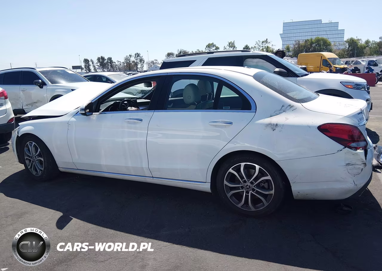 2018 Mercedes-Benz C 300 VIN:55SWF4JB3JU256215 - 14