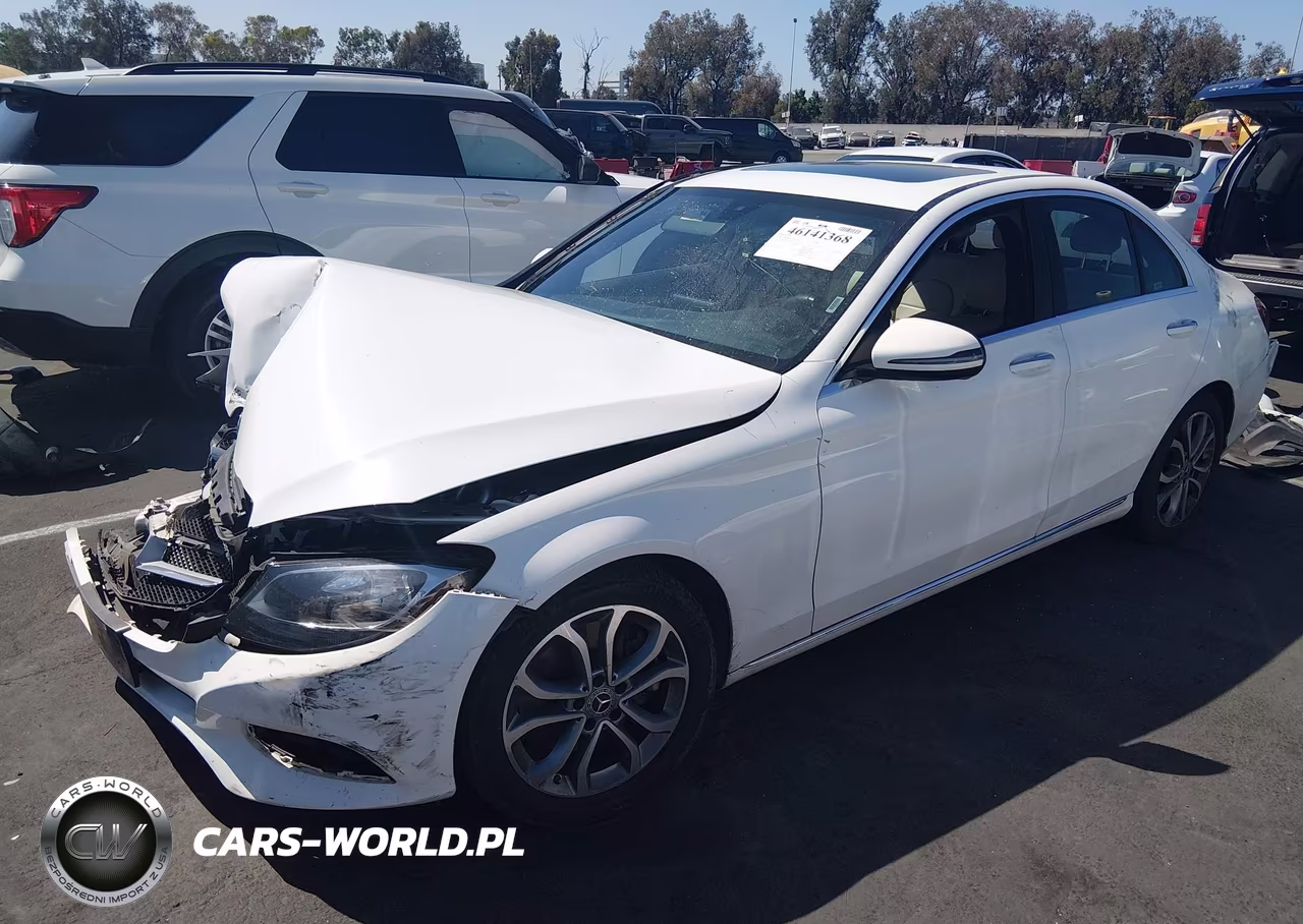 2018 Mercedes-Benz C 300 VIN:55SWF4JB3JU256215 - 2