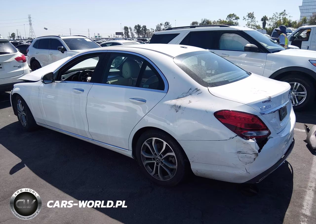 2018 Mercedes-Benz C 300 VIN:55SWF4JB3JU256215 - 3