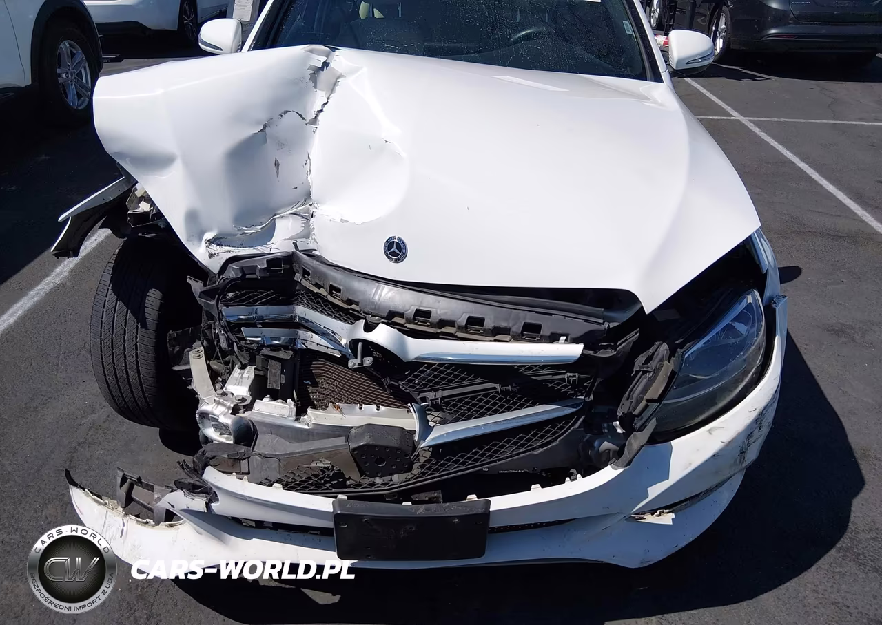 2018 Mercedes-Benz C 300 VIN:55SWF4JB3JU256215 - 6