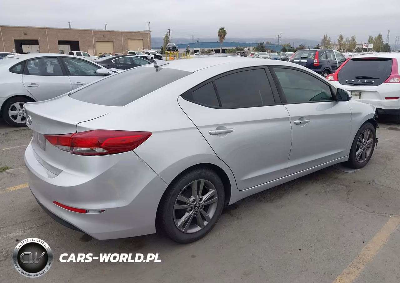 2017 Hyundai Elantra Se VIN:5NPD84LF8HH012574 - 4