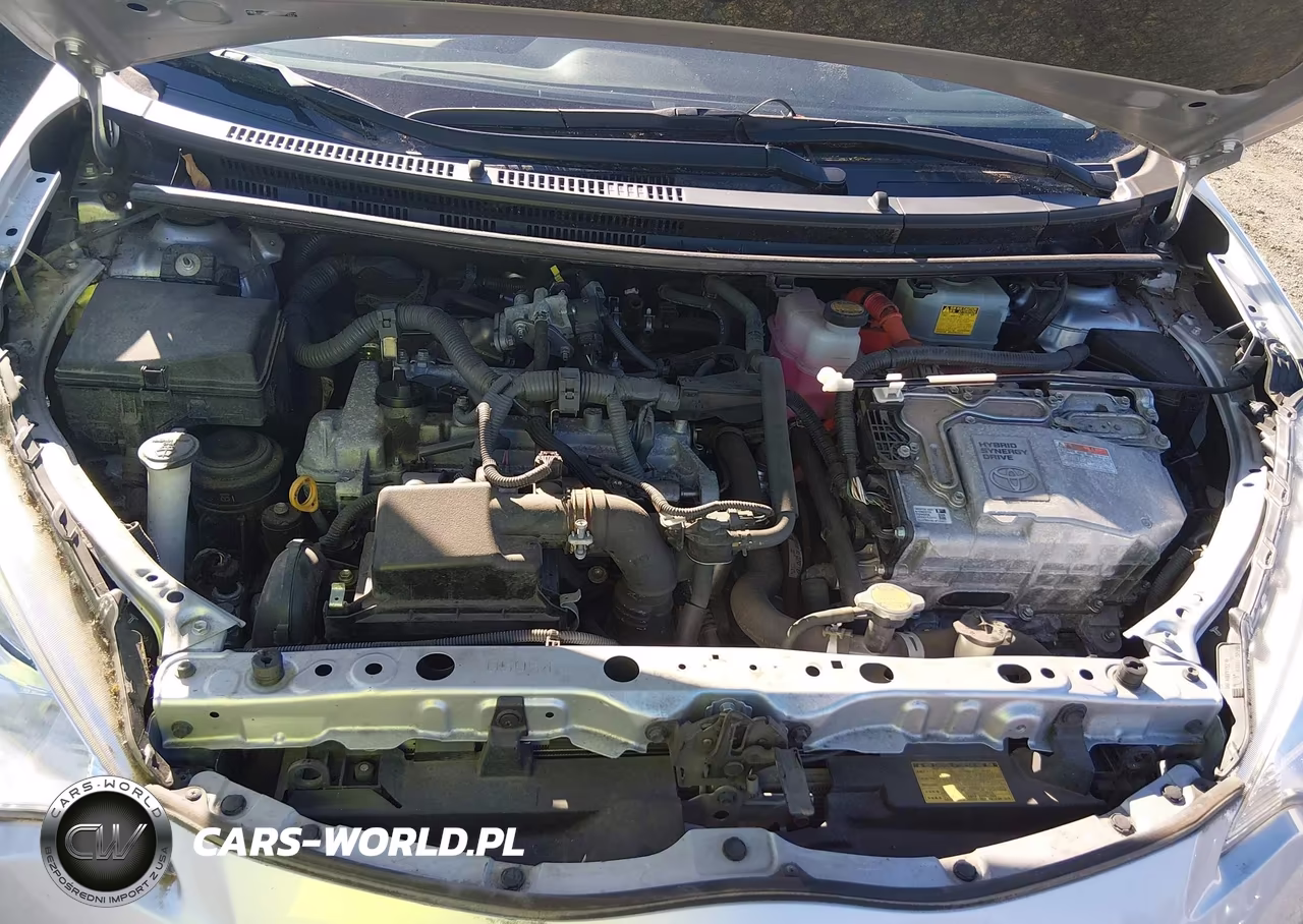 2014 Toyota Prius C Two VIN:JTDKDTB35E1075218 - 10