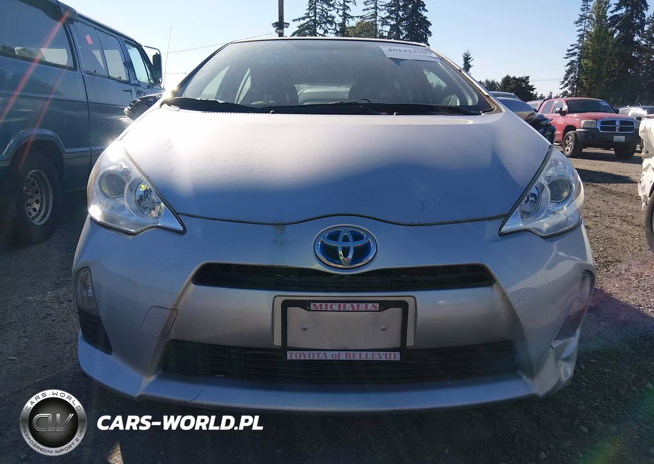2014 Toyota Prius C Two VIN:JTDKDTB35E1075218 - 13