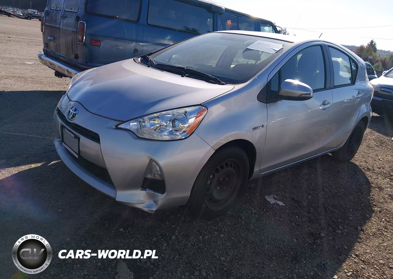 2014 Toyota Prius C Two VIN:JTDKDTB35E1075218 - 2