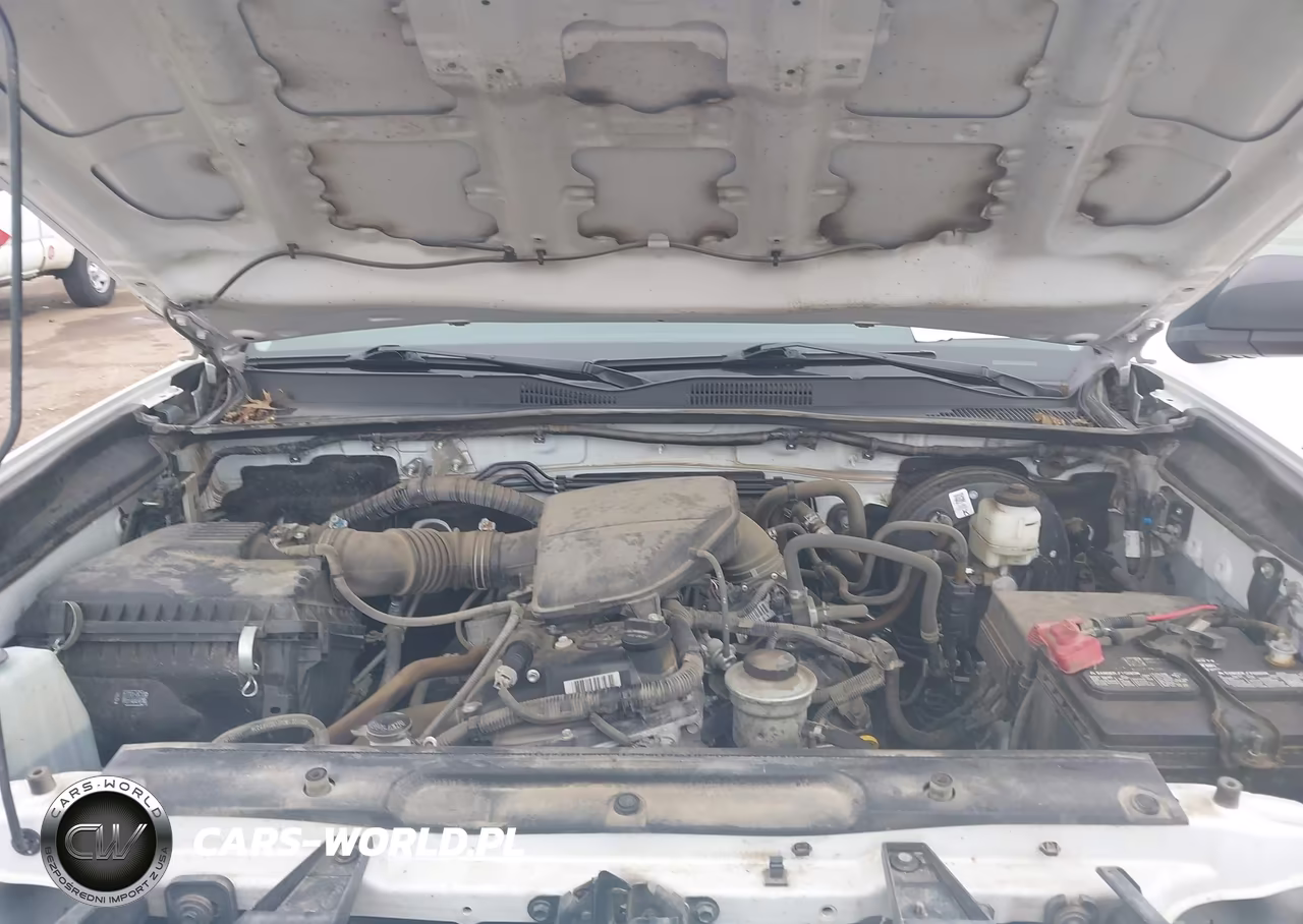 2023 Toyota Tacoma Sr VIN:3TYRX5GNXPT083000 - 10