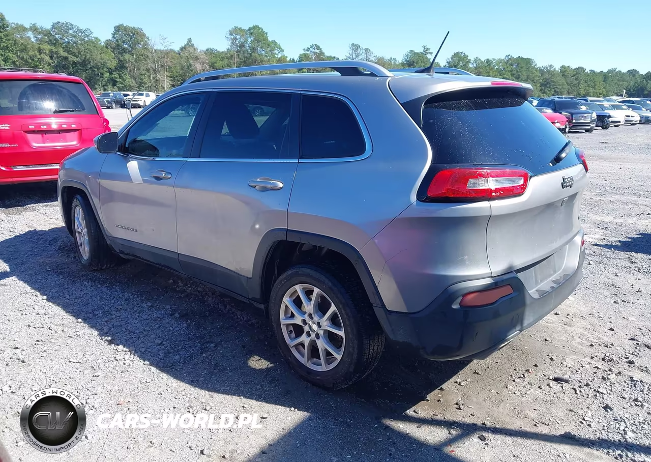 2017 Jeep Cherokee Latitude Fwd VIN:1C4PJLCS4HW652963 - 3