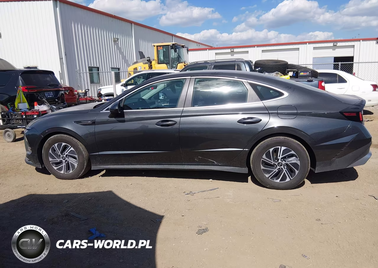 2026 Hyundai Sonata Hybrid Blue VIN:KMHL24JJ6TA173599 - 14