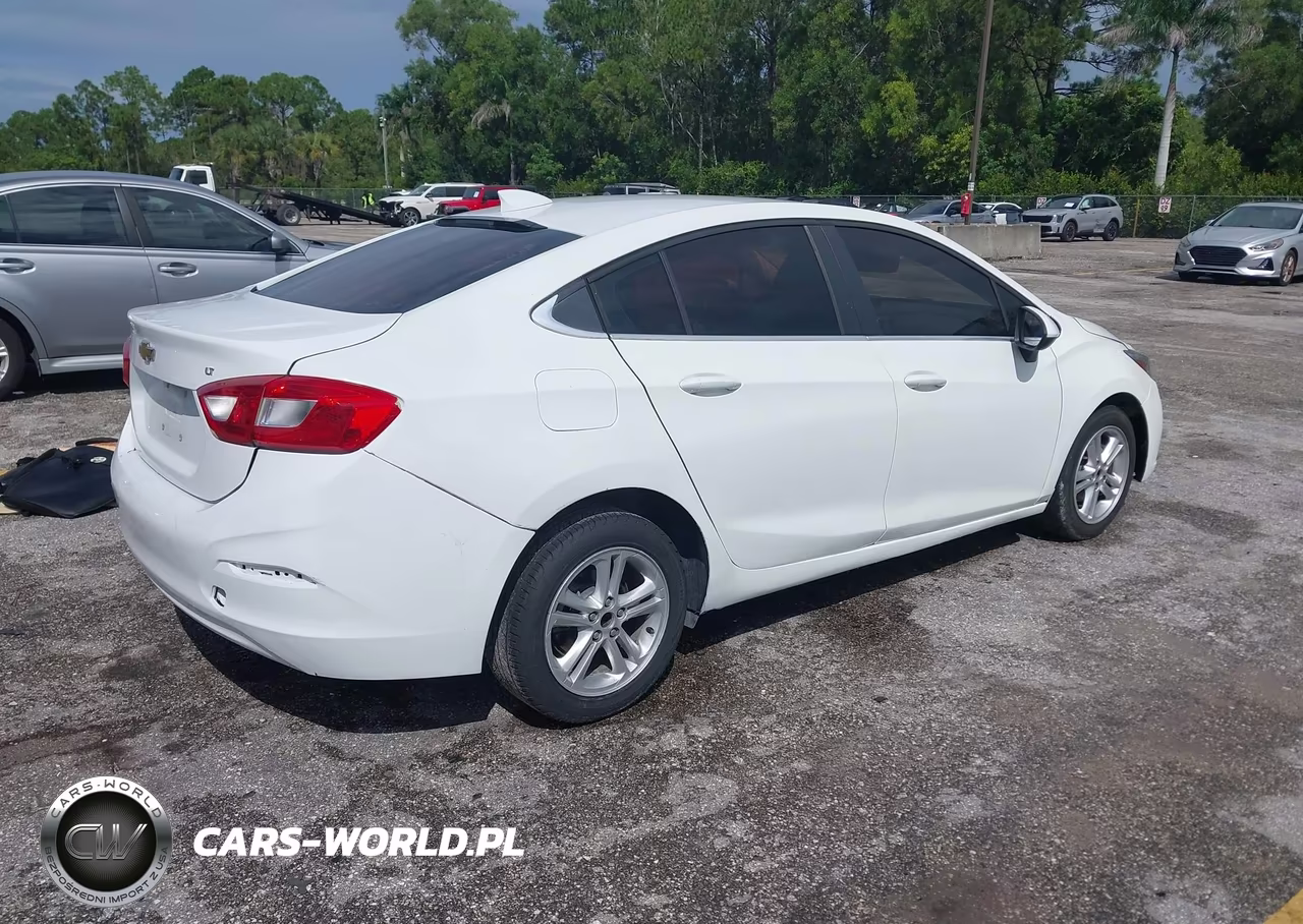 2017 Chevrolet Cruze Lt Auto VIN:1G1BE5SM7H7168382 - 4