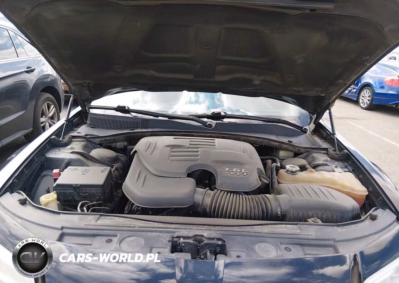 2014 Chrysler 300 VIN:2C3CCAAG4EH375421 - 10