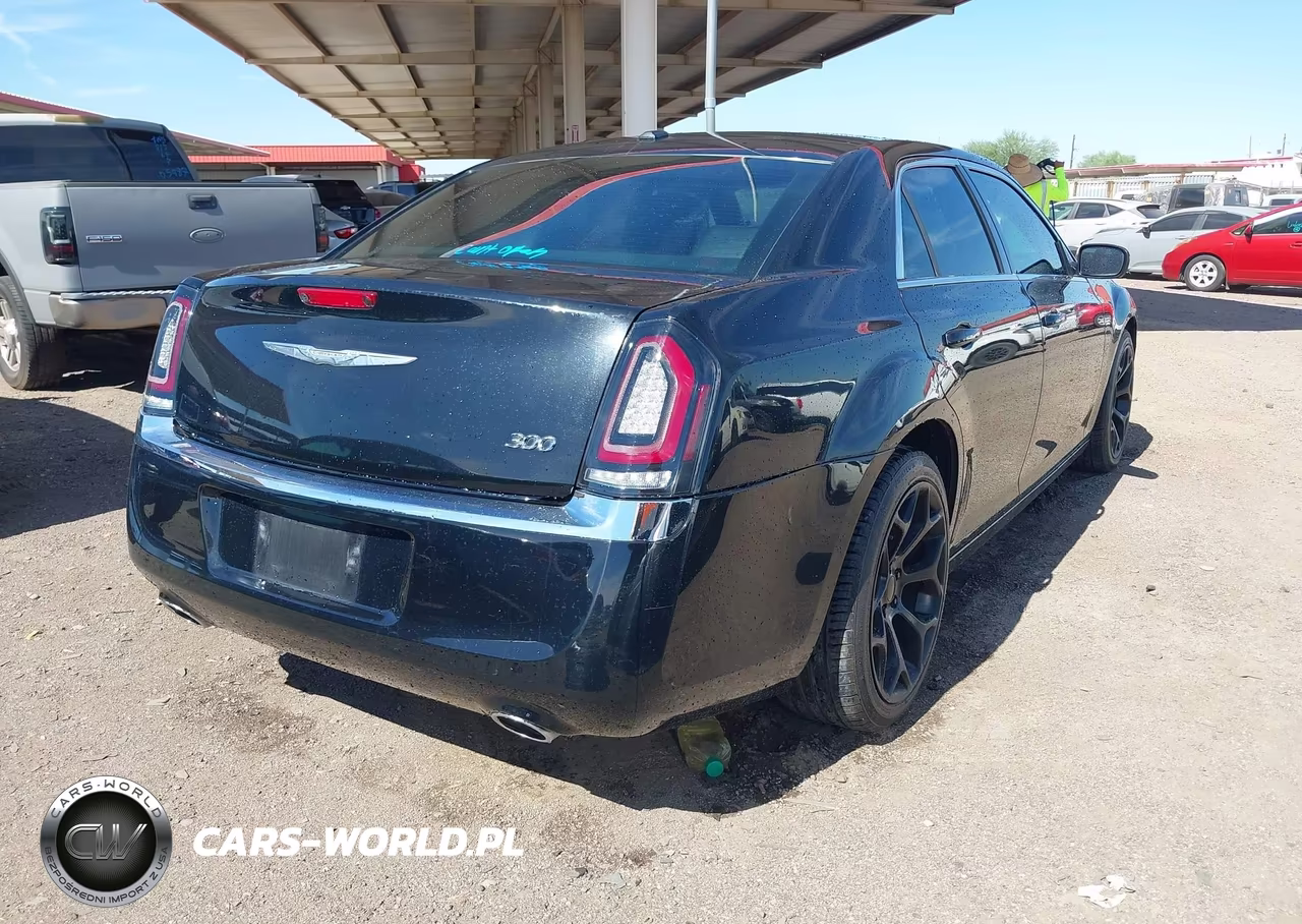 2014 Chrysler 300 VIN:2C3CCAAG4EH375421 - 4