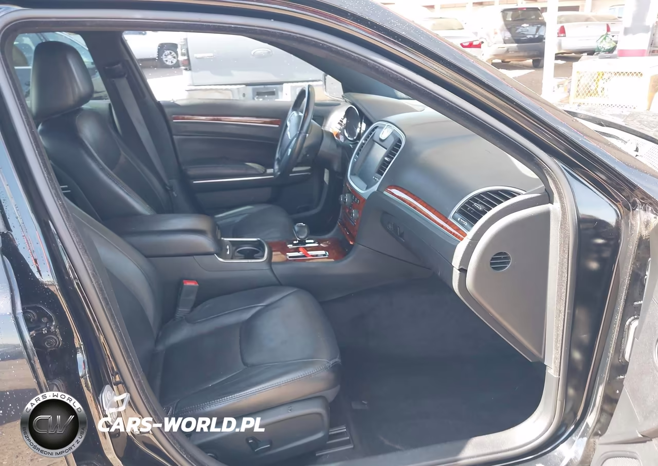 2014 Chrysler 300 VIN:2C3CCAAG4EH375421 - 5