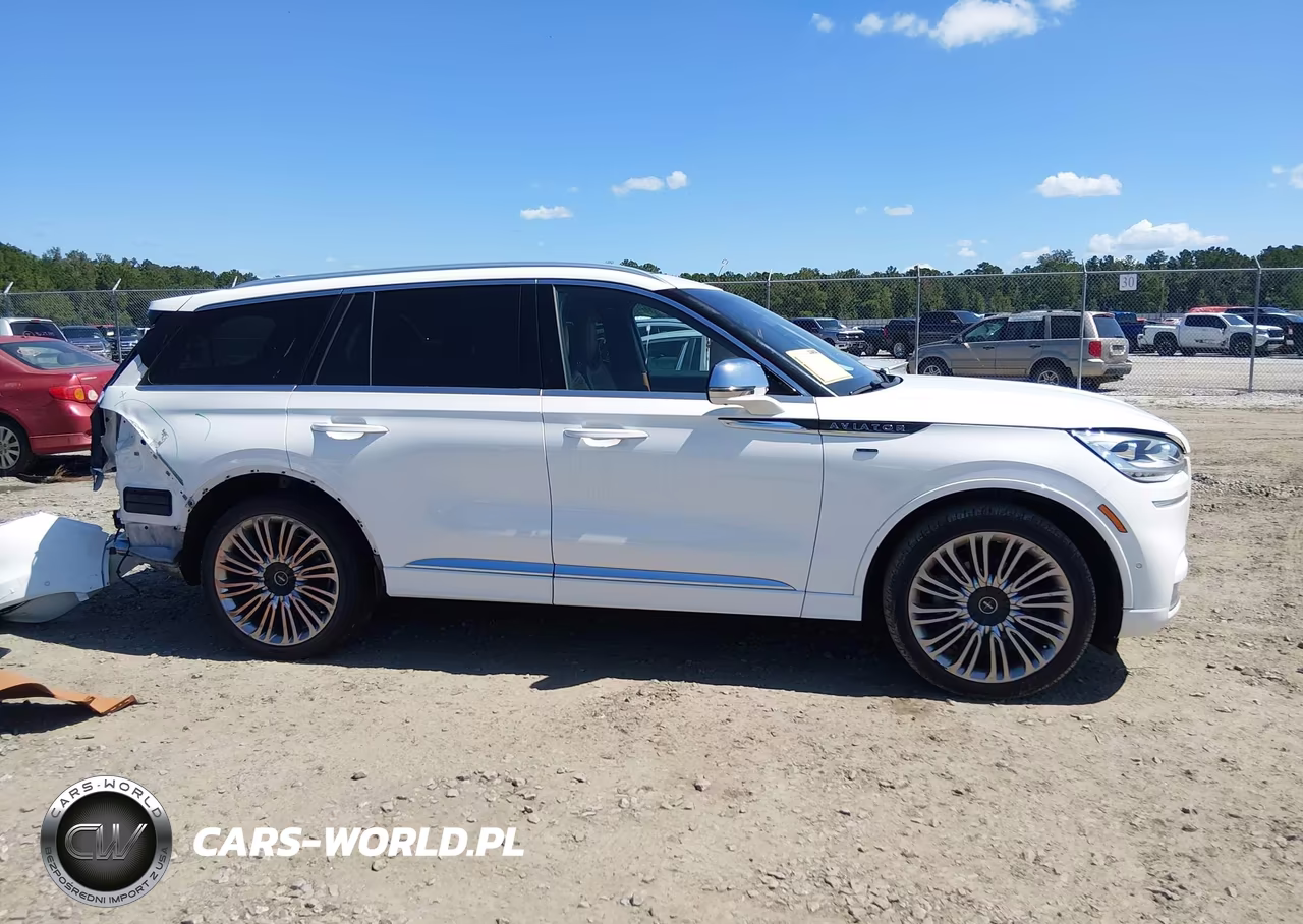 2021 Lincoln Aviator Black Label VIN:5LM5J9XC7MGL10661 - 14