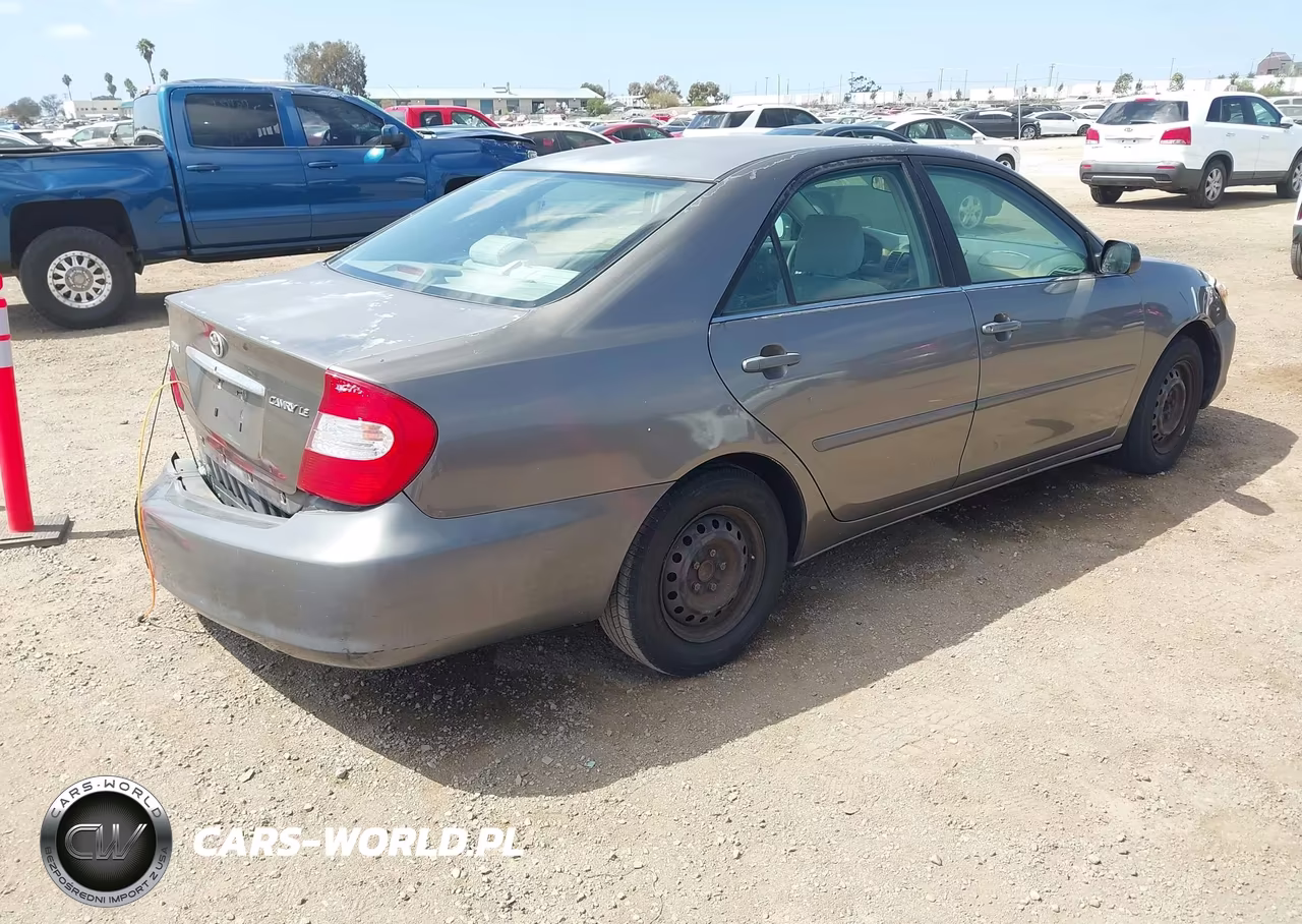 2003 Toyota Camry Le VIN:4T1BE32K33U745652 - 4