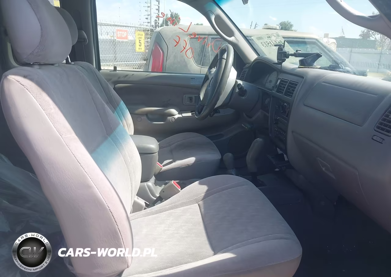 2004 Toyota Tacoma Base V6 VIN:5TEWN72NX4Z385585 - 5