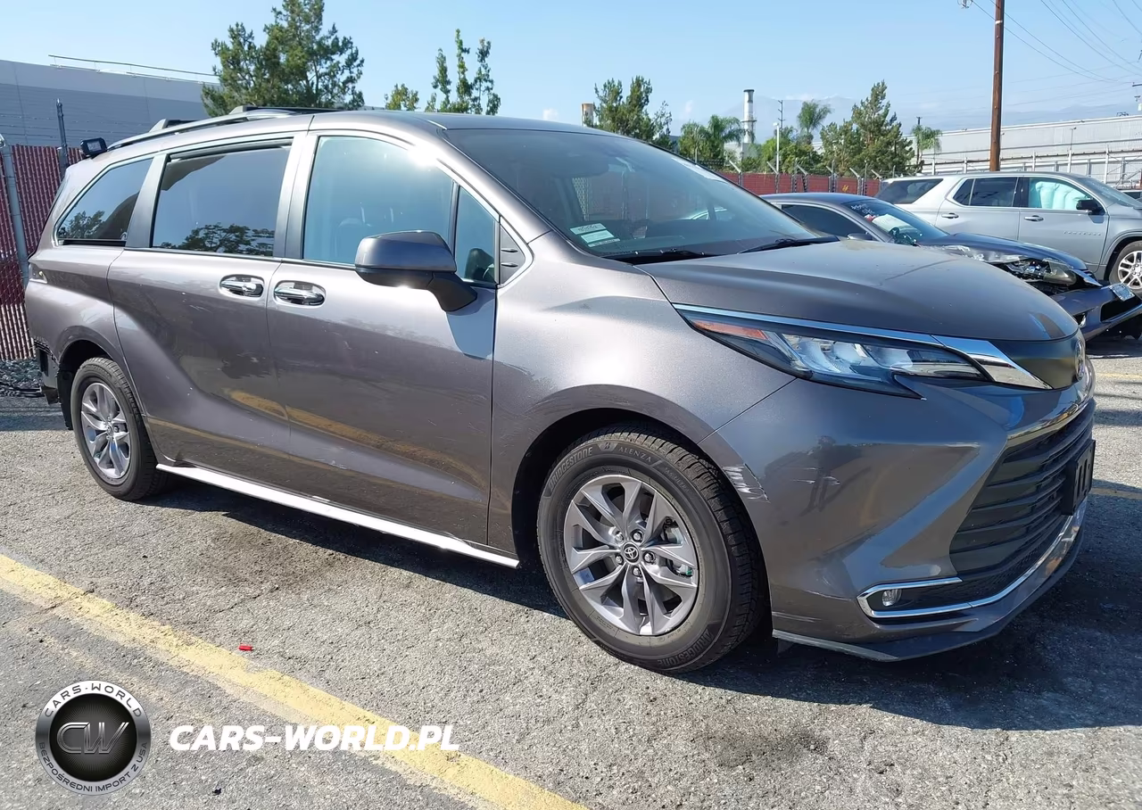 2022 Toyota Sienna Xle