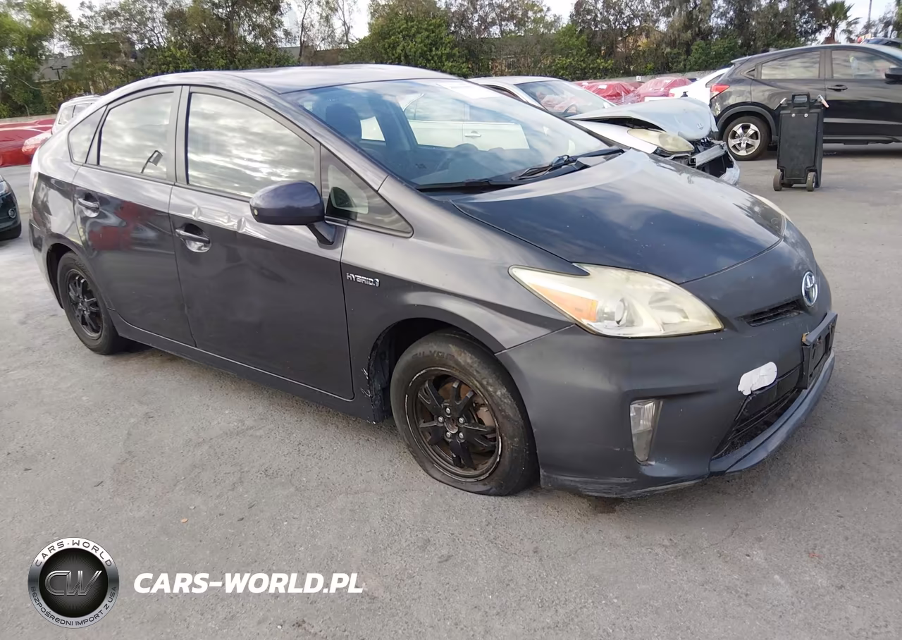 2015 Toyota Prius Two VIN:JTDKN3DU2F0421106 - 1