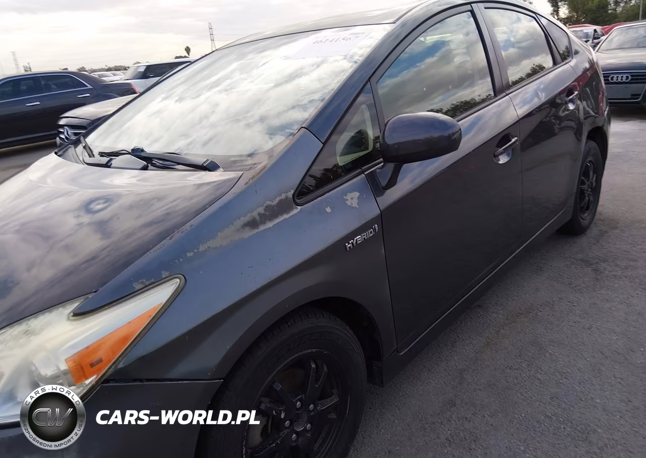2015 Toyota Prius Two VIN:JTDKN3DU2F0421106 - 6