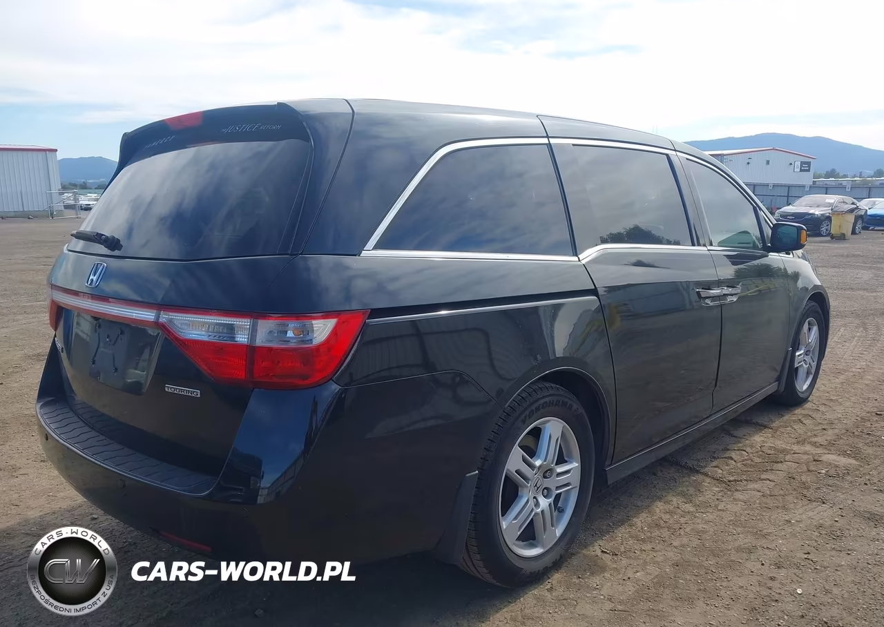 2013 Honda Odyssey Touring-Touring Elite VIN:5FNRL5H96DB001966 - 4