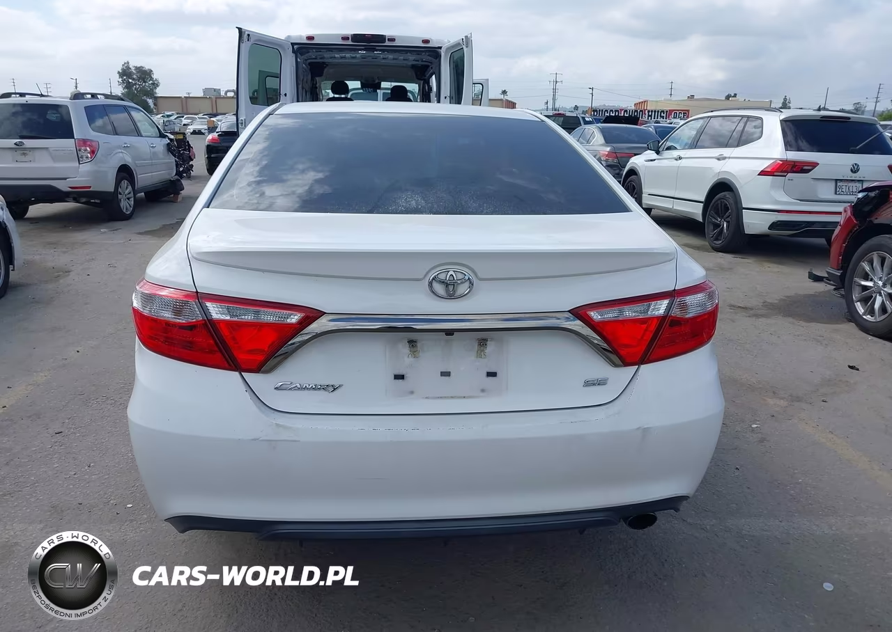 2015 Toyota Camry Se VIN:4T1BF1FK3FU902323 - 16