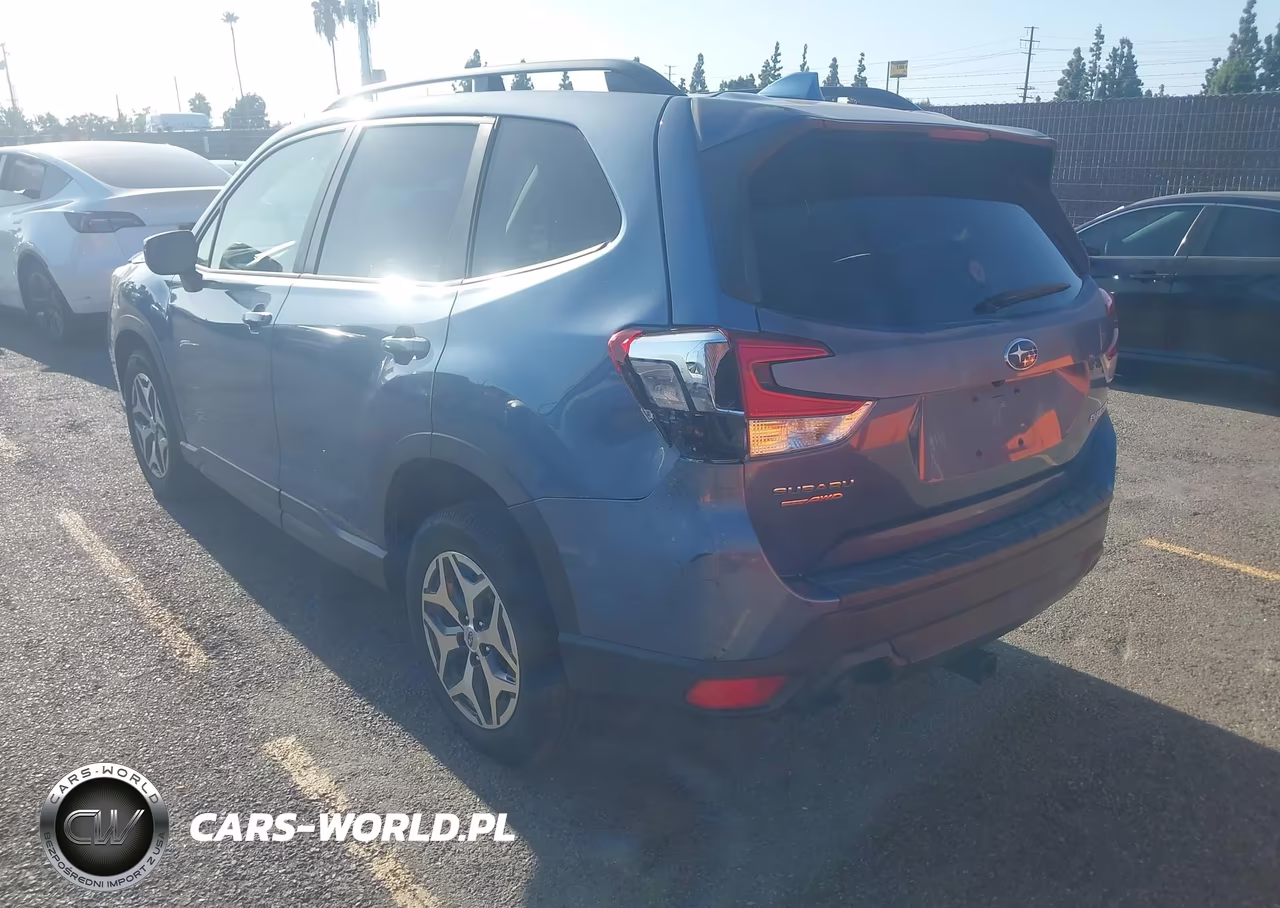 2020 Subaru Forester Premium VIN:JF2SKAJC4LH500090 - 3