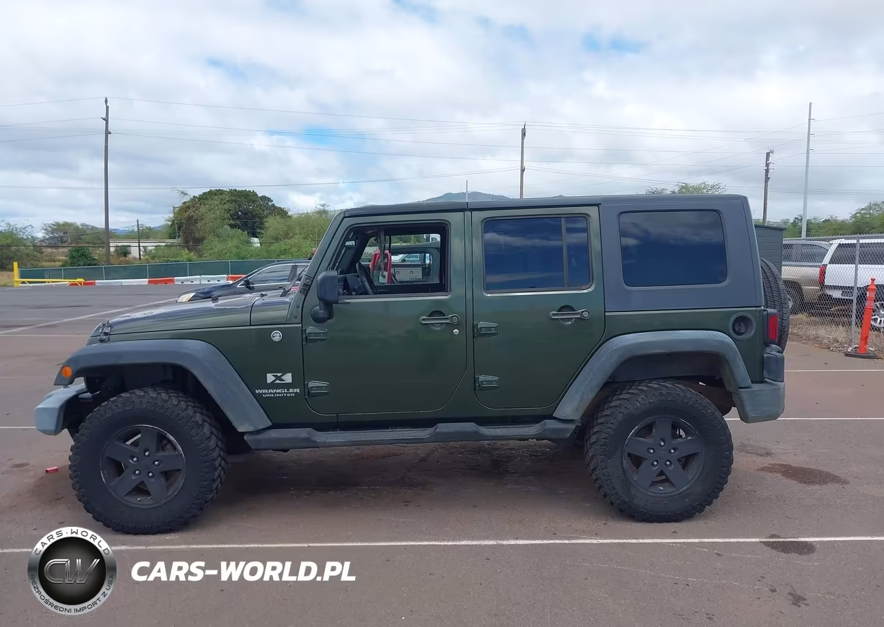2008 Jeep Wrangler Unlimited X VIN:1J4GA39158L527111 - 14