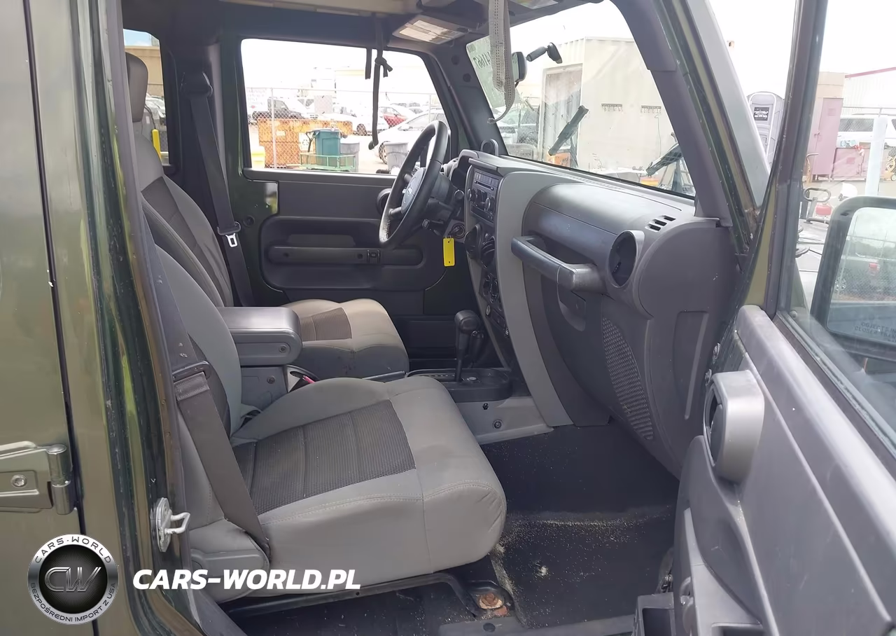 2008 Jeep Wrangler Unlimited X VIN:1J4GA39158L527111 - 5