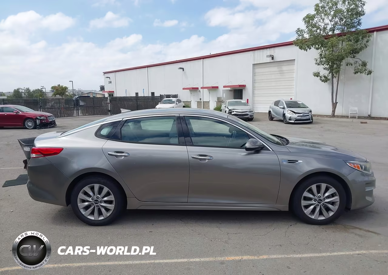 2016 Kia Optima Ex VIN:5XXGU4L30GG045092 - 13