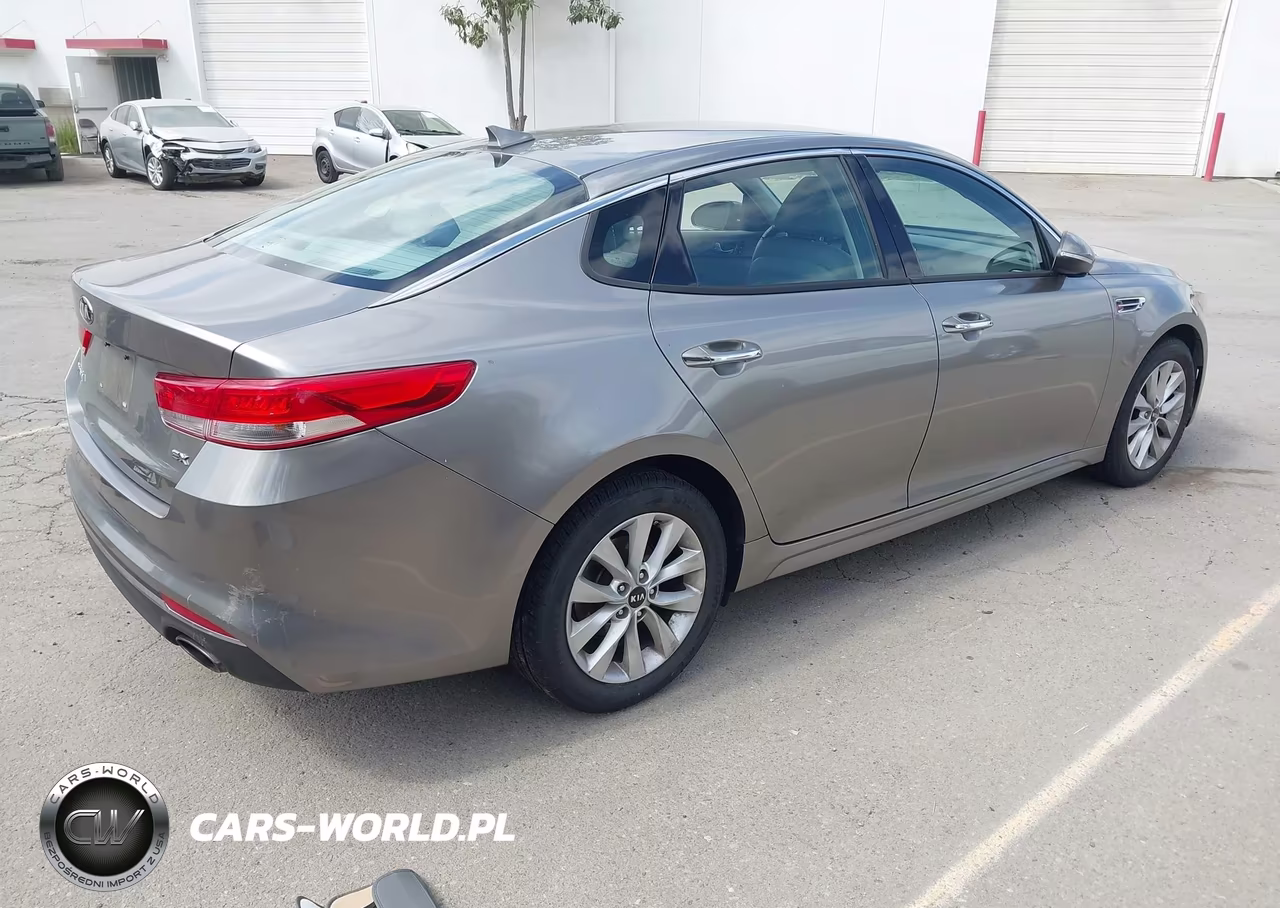 2016 Kia Optima Ex VIN:5XXGU4L30GG045092 - 4