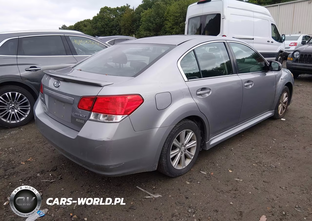 2010 Subaru Legacy 2.5I Premium VIN:4S3BMBG64A3230675 - 4