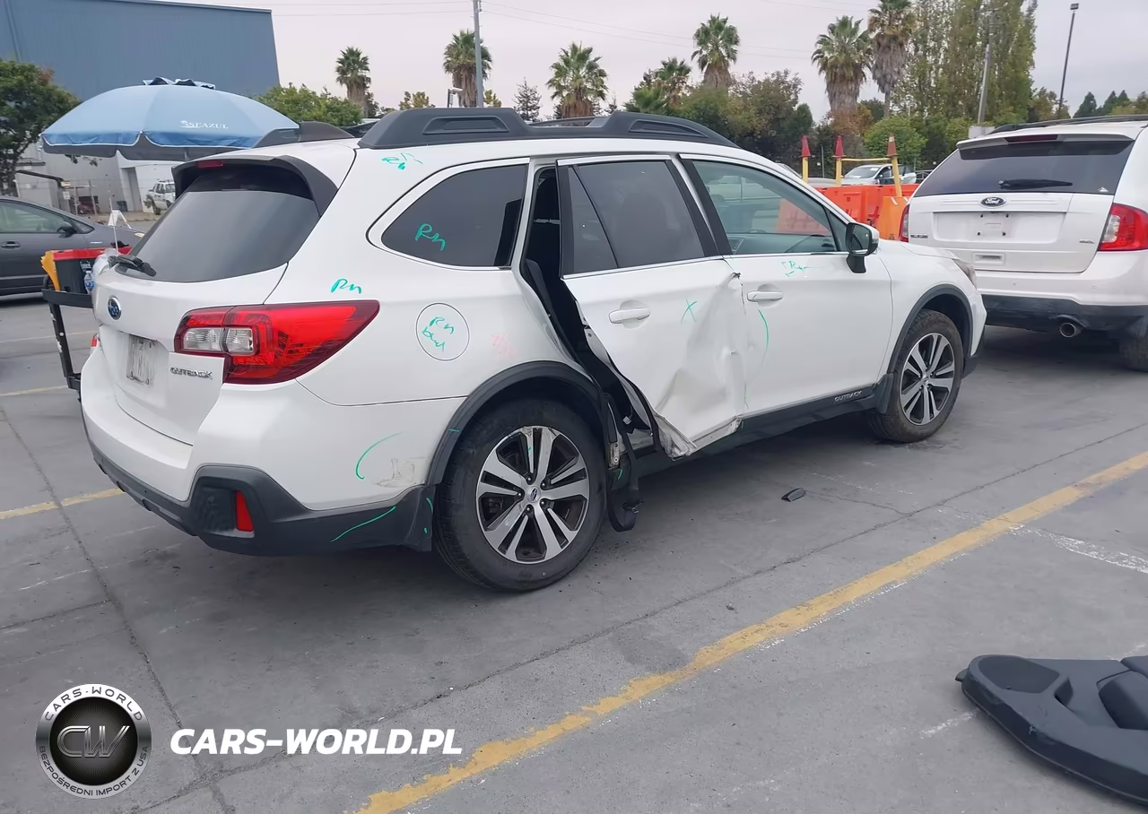 2018 Subaru Outback 2.5I Limited VIN:4S4BSANC1J3350390 - 4