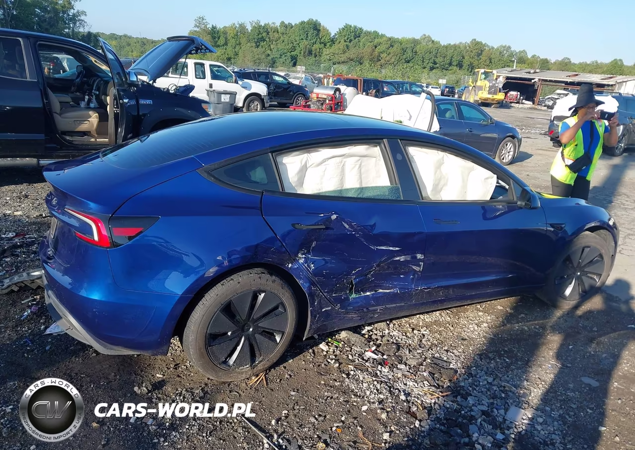 2025 Tesla Model 3 Long Range Rear-Wheel Drive-Standard Rear-Wheel Drive VIN:5YJ3E1EA0SF049449 - 13