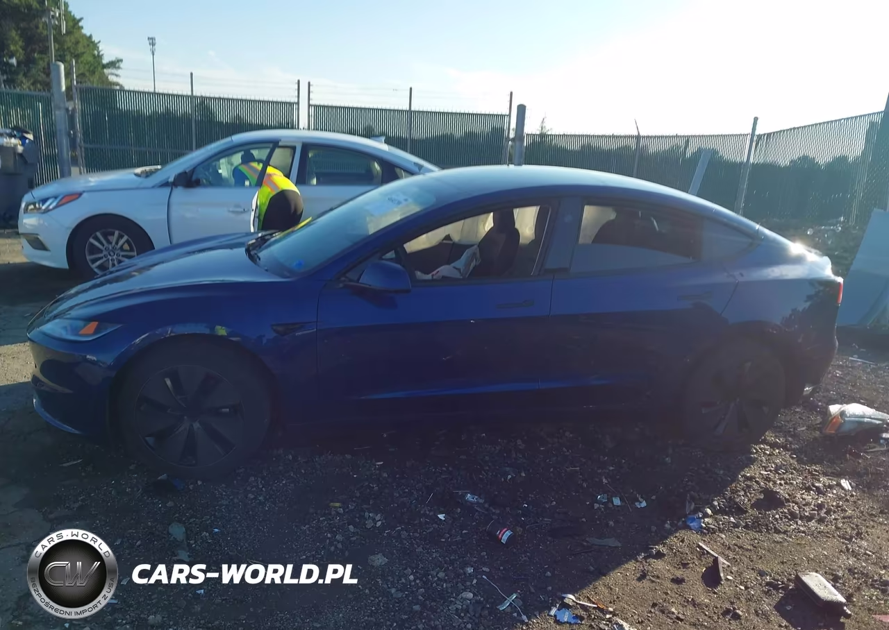 2025 Tesla Model 3 Long Range Rear-Wheel Drive-Standard Rear-Wheel Drive VIN:5YJ3E1EA0SF049449 - 14