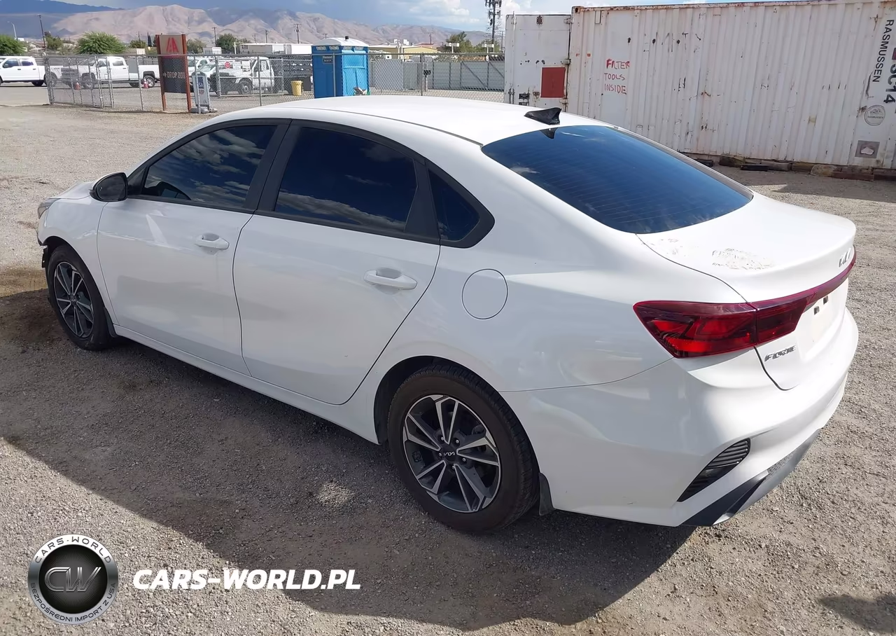 2024 Kia Forte Lxs VIN:3KPF24ADXRE823018 - 3