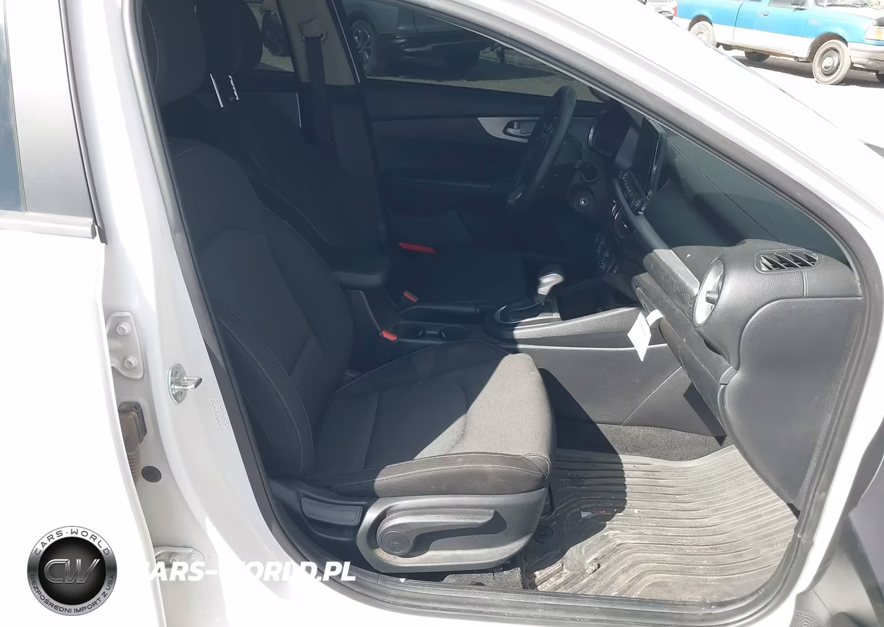 2024 Kia Forte Lxs VIN:3KPF24ADXRE823018 - 5