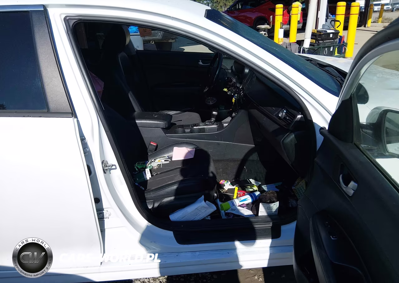 2018 Kia Optima S VIN:5XXGT4L30JG234237 - 5