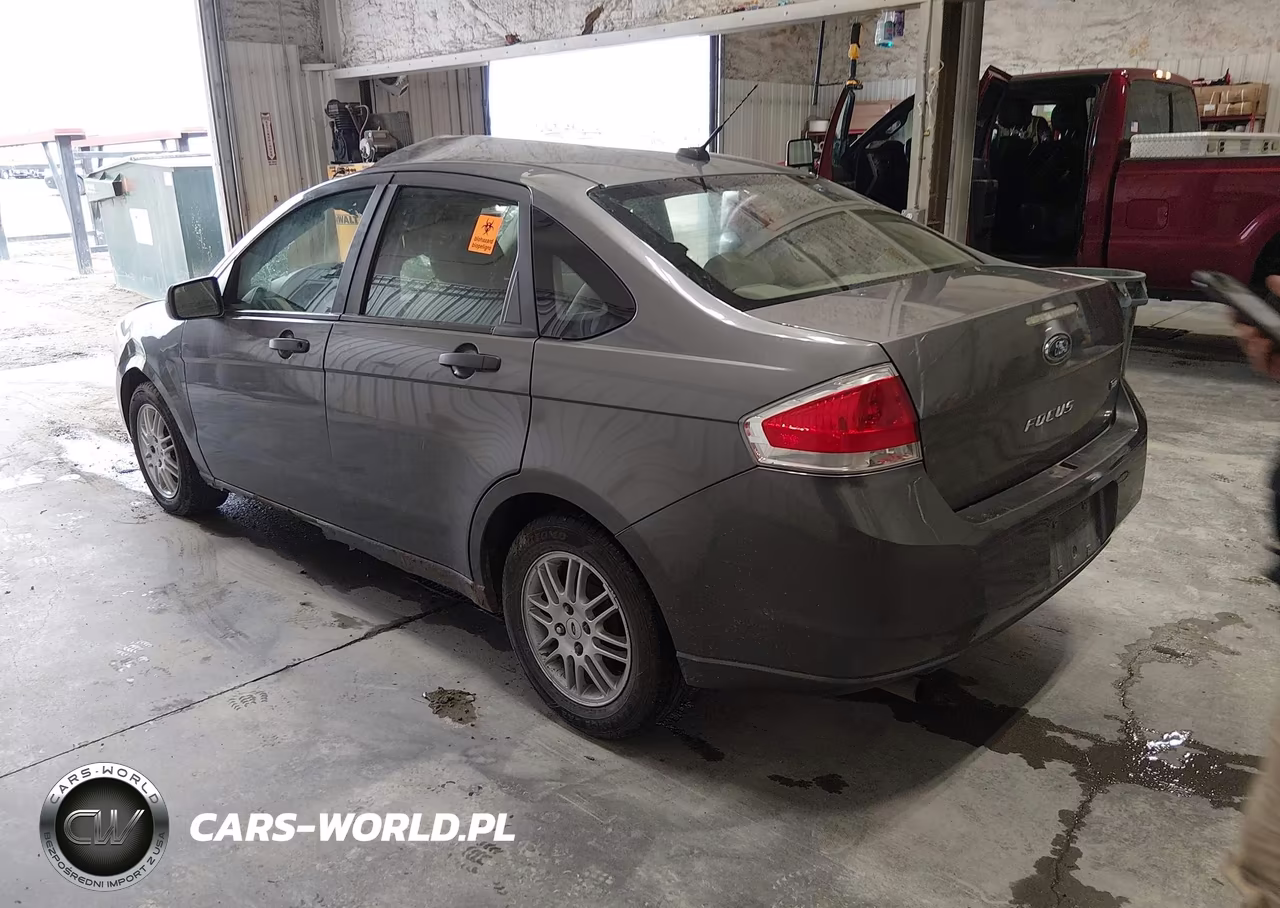 2010 Ford Focus Se VIN:1FAHP3FN5AW101008 - 3