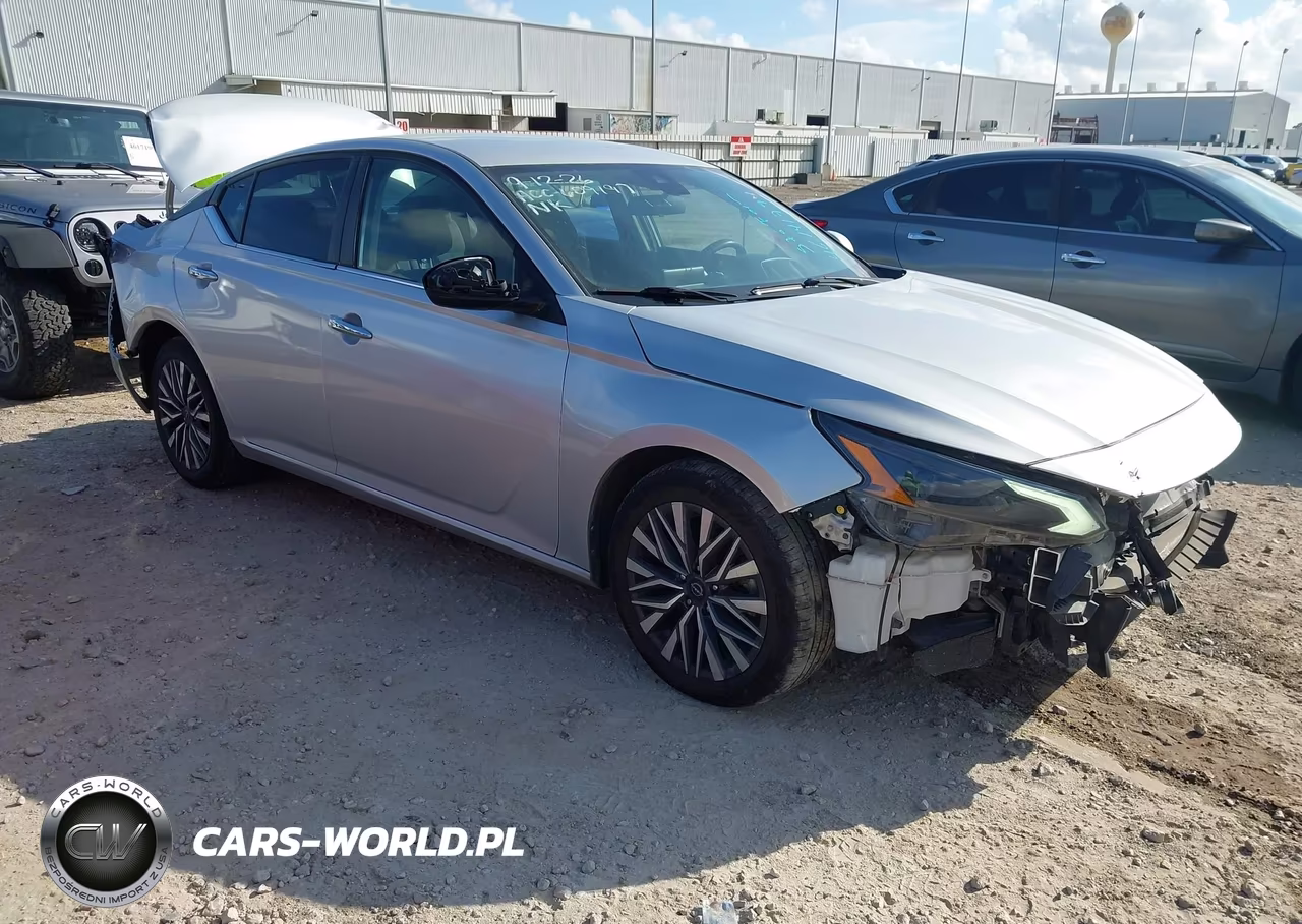 2023 Nissan Altima Sv