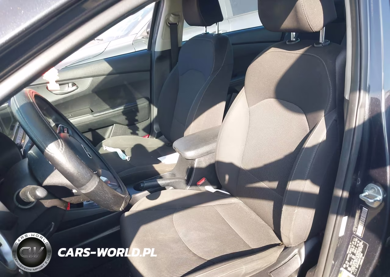 2019 Kia Forte Lxs VIN:3KPF24AD4KE138986 - 14
