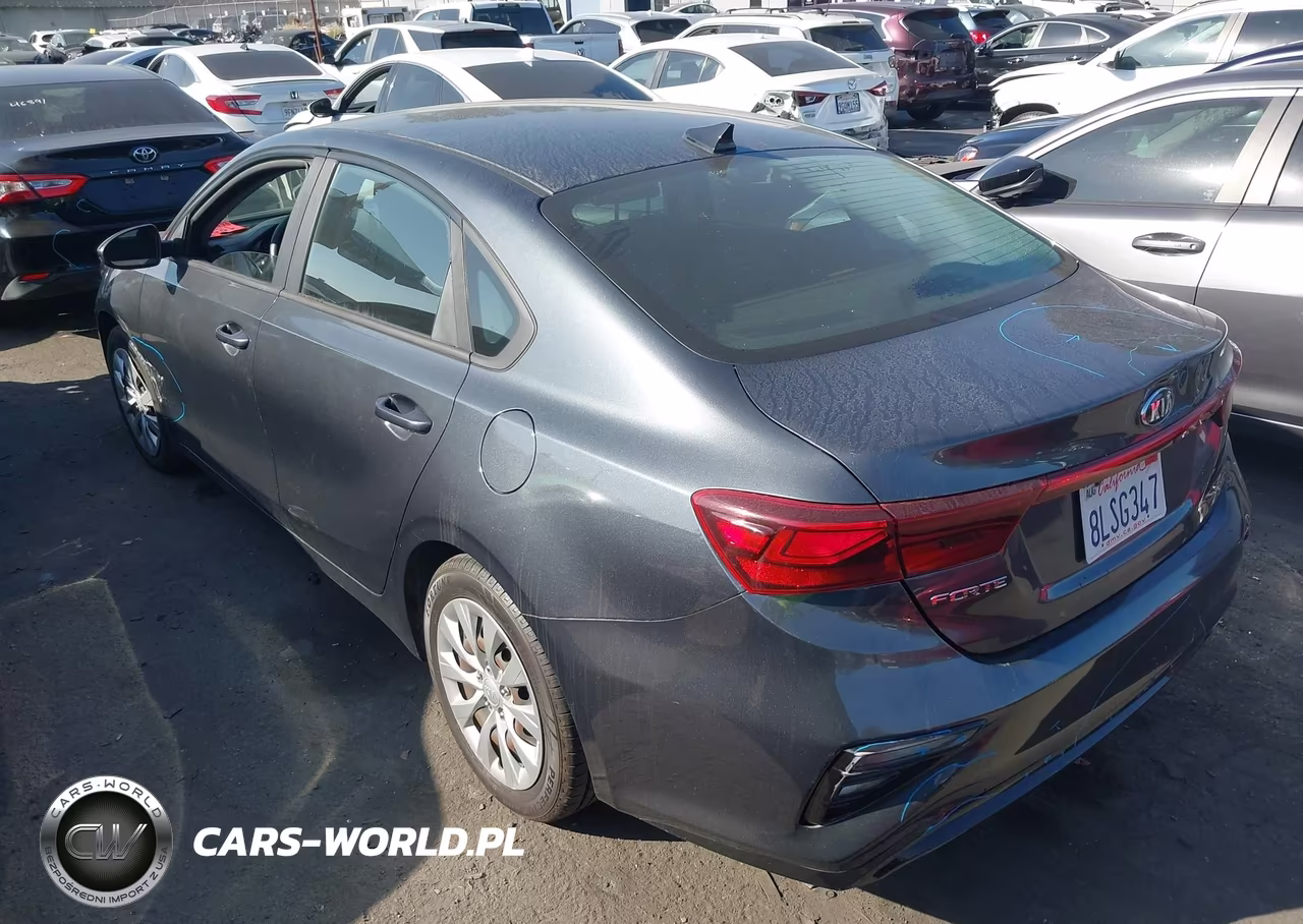 2019 Kia Forte Lxs VIN:3KPF24AD4KE138986 - 3