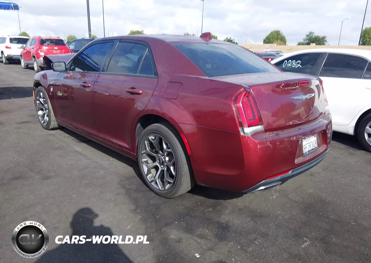 2018 Chrysler 300 Touring VIN:2C3CCAAG3JH320159 - 14